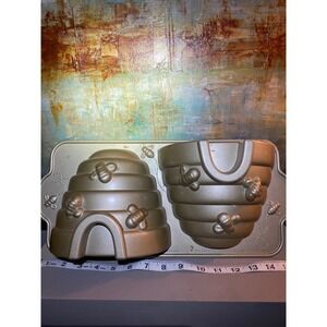 Nordic Ware Beehive Cake Pan Gold Cast Aluminum 10 Cup 3D Non-Stick Made in USA